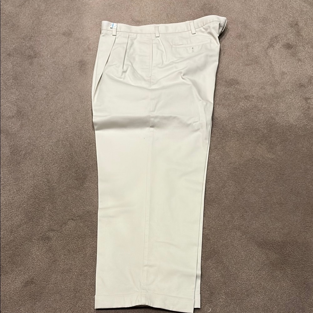 Men's Cream Pants izod 42/30 cuffed light cream color cuffed slacks